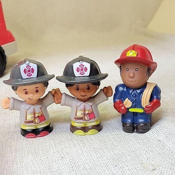 Fisher-Price Helping Others Fire Truck And School Bus Plus Figures - Picture 11 of 12